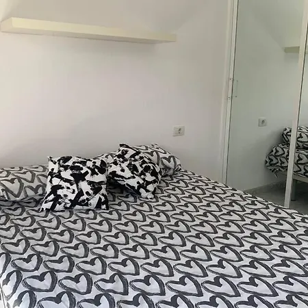Summer Senses: Sea, Sun And Experience Apartment